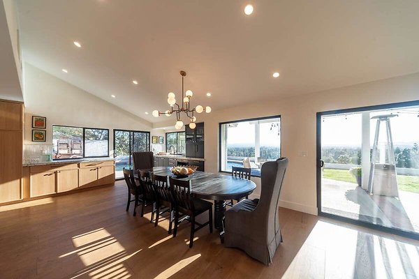 13986 dining 2