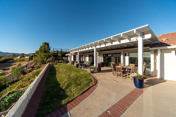 13986 patio 4