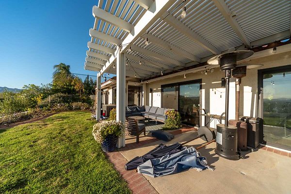 13986 patio 2