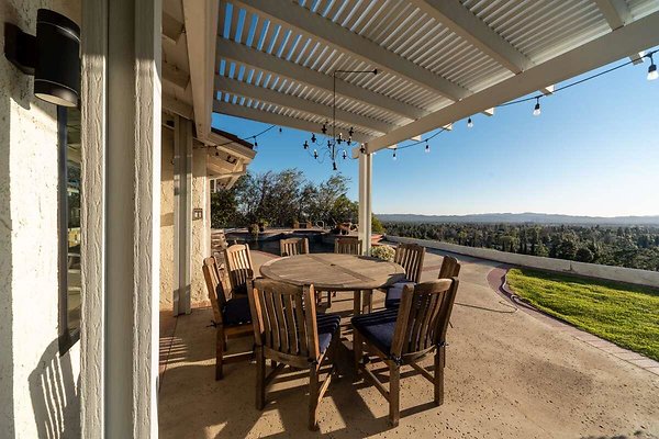 13986 patio 1