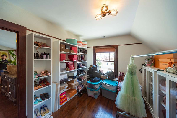 13417 closet 1