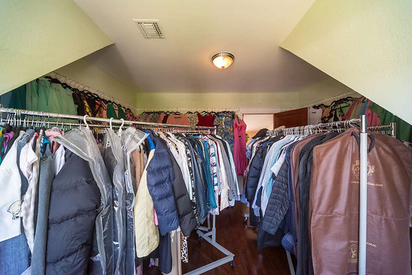 13417 closet 5