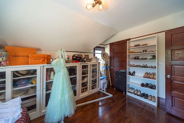 13417 closet 3