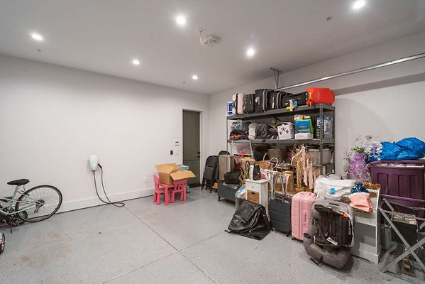 13197 garage 3