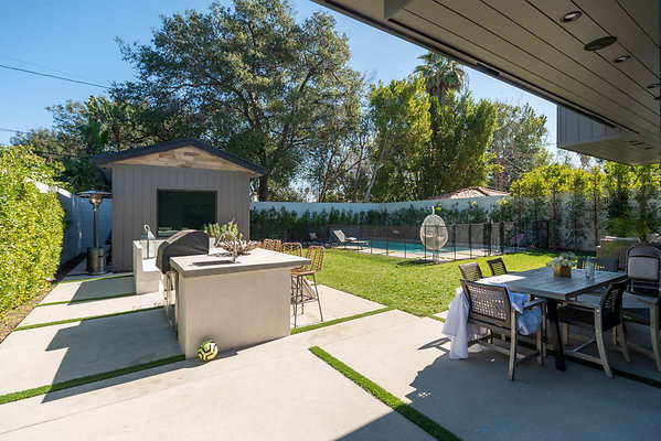 13197 patio 3