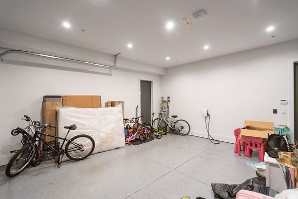 13197 garage 4