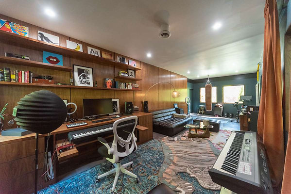 12668 studio 3
