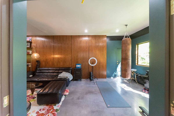 12668 studio 5