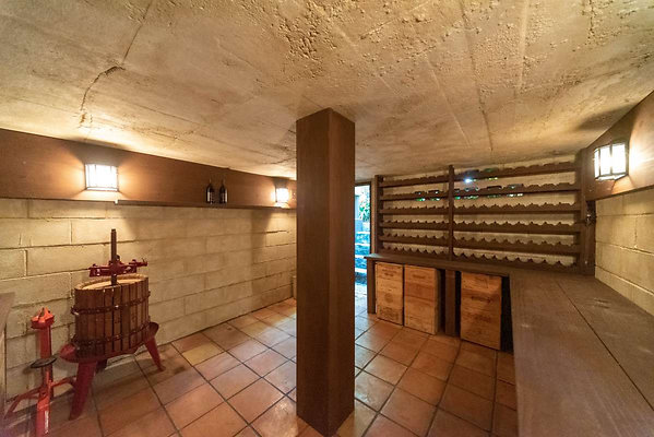12668 wine 2