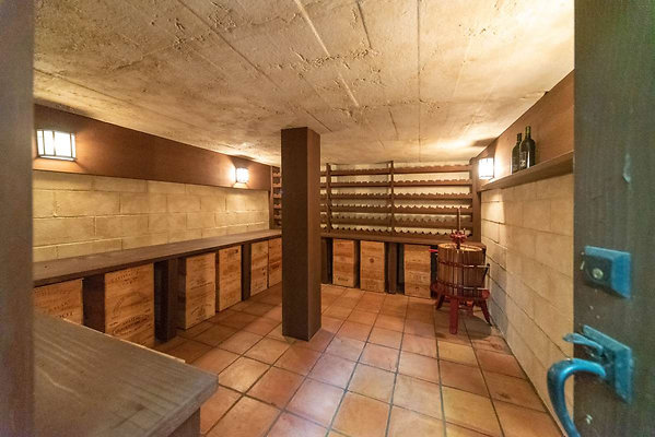12668 wine 1