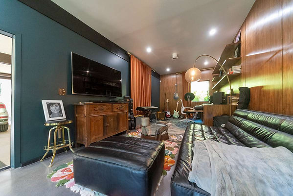 12668 studio 7
