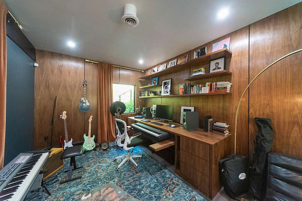 12668 studio 8