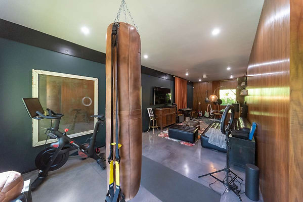 12668 studio 4