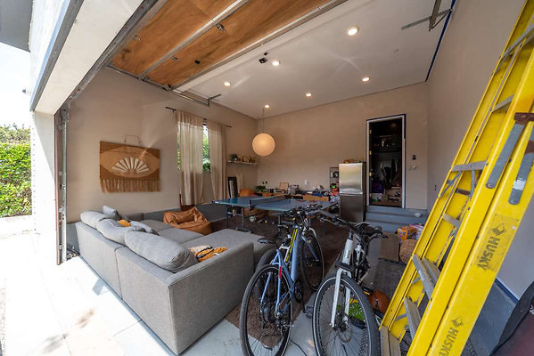 13292 garage 4