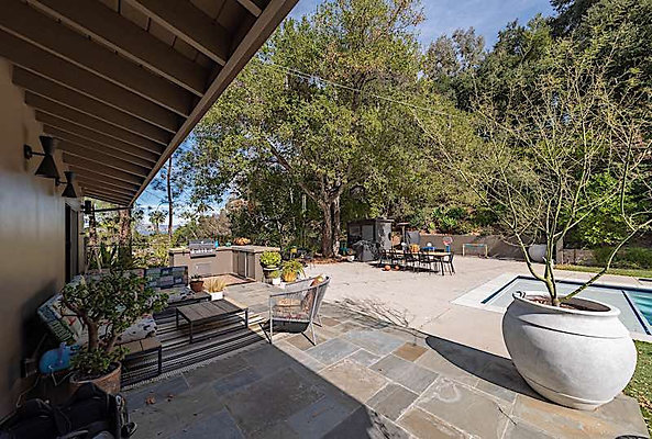 12254 patio 7