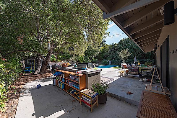 12254 patio 6