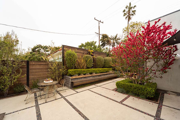 13285 patio 6