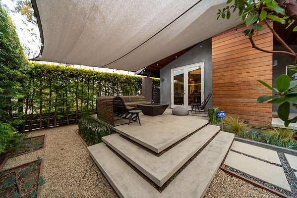 13285 patio 16