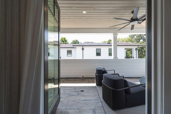 13436 balcony 3