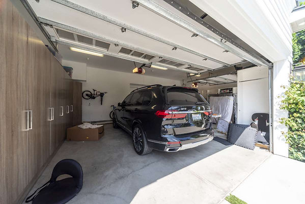 13436 garage 4