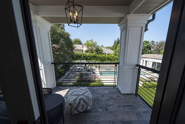 13436 balcony 5