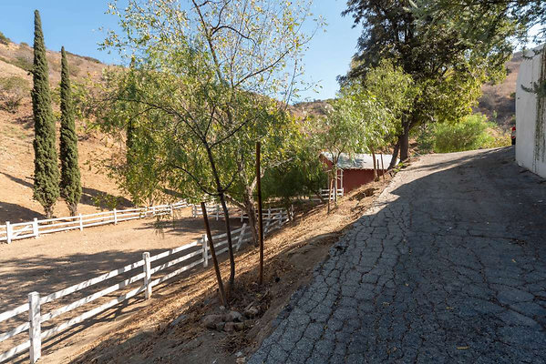 12922 barn 5