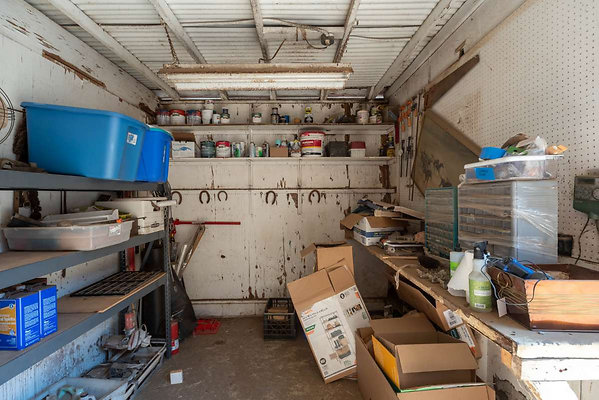 12922 barn 8