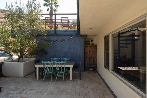 12922 porch 2