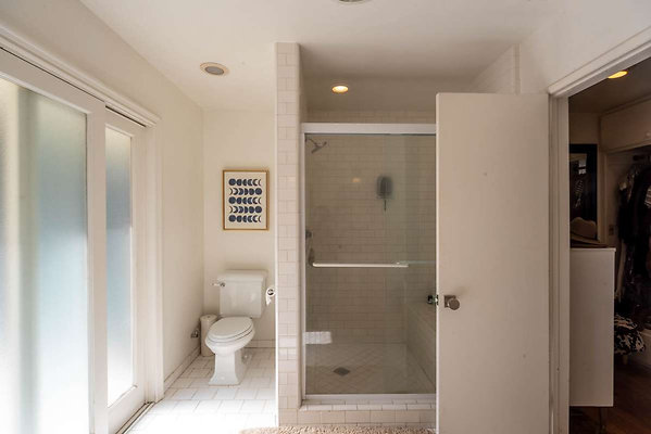 12922 bath 2