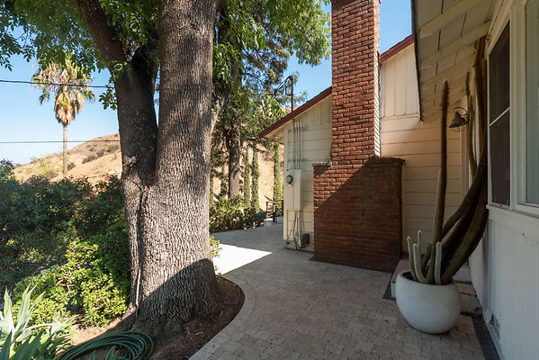 12922 patio 3