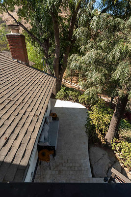 12922 balcony 4