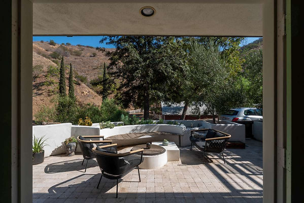 12922 porch 3