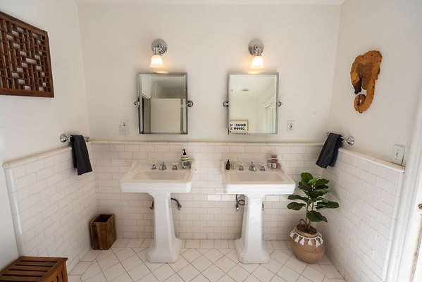 12922 bath 1