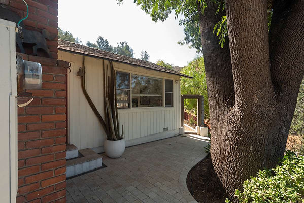 12922 patio 2