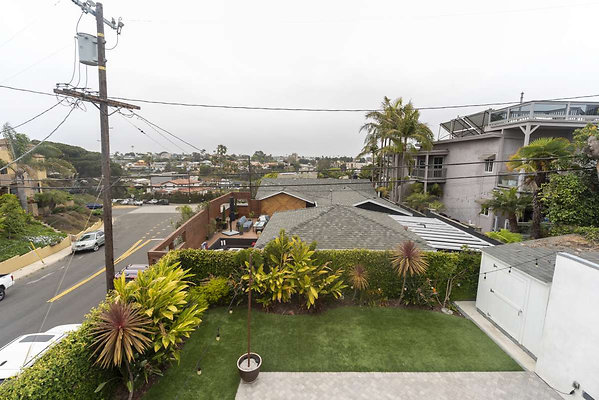 13654 balcony 5