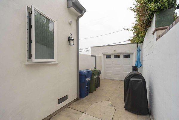 13654 garage 3
