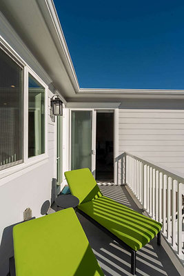 13147 balcony 4