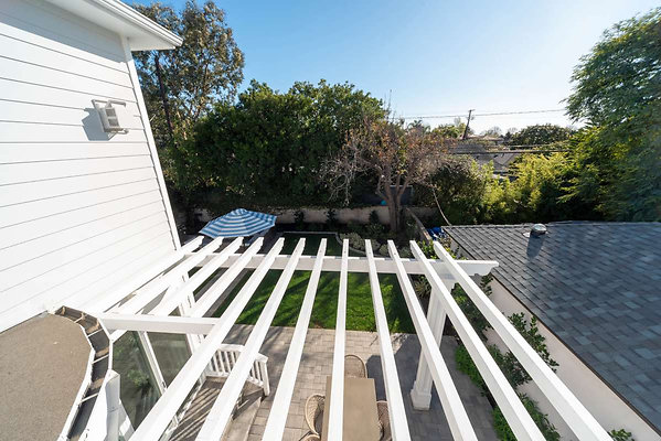 13147 balcony 5