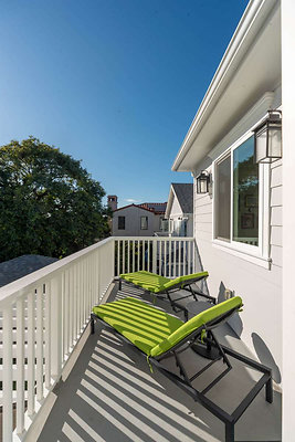 13147 balcony 3
