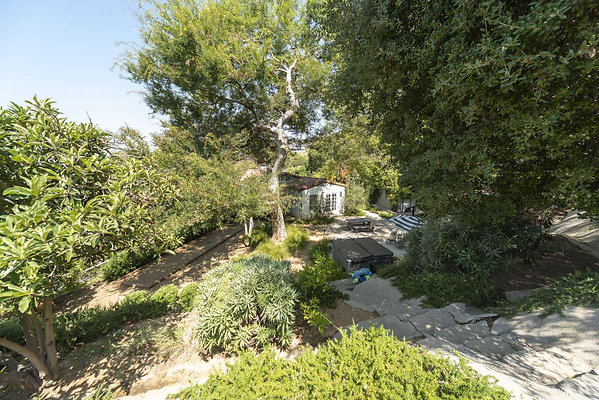 13709 patio 6