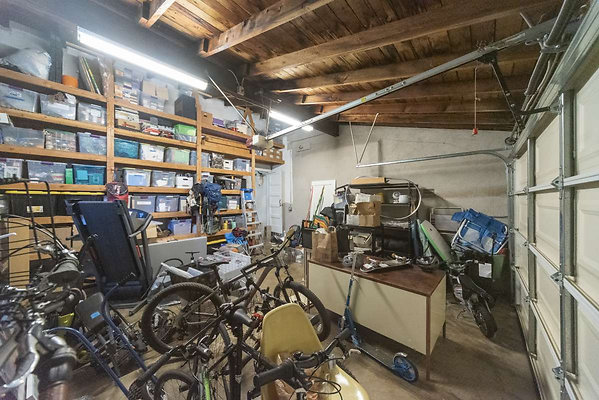 13709 garage 3