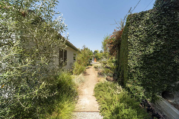 13709 garden 3