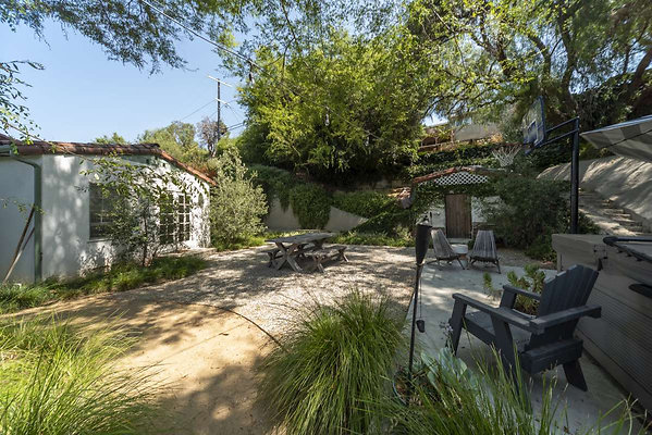 13709 patio 2