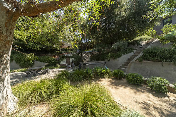 13709 garden 8