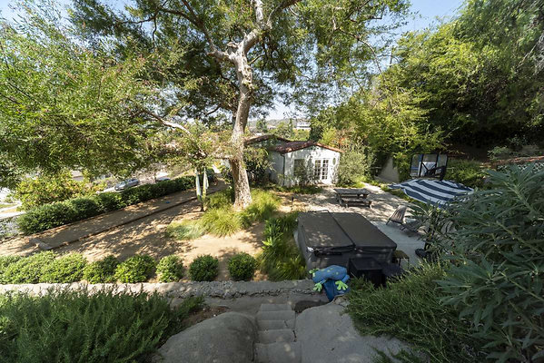 13709 patio 5