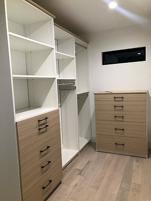 13374 closet 1