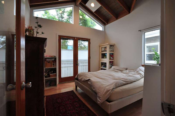 8928 bed 1
