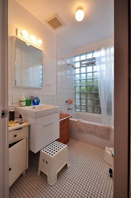8928 bath 1