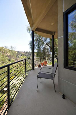9073 balcony 4