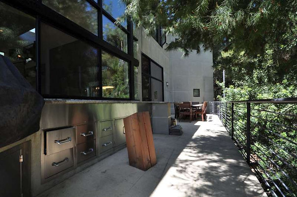 9073 patio 2